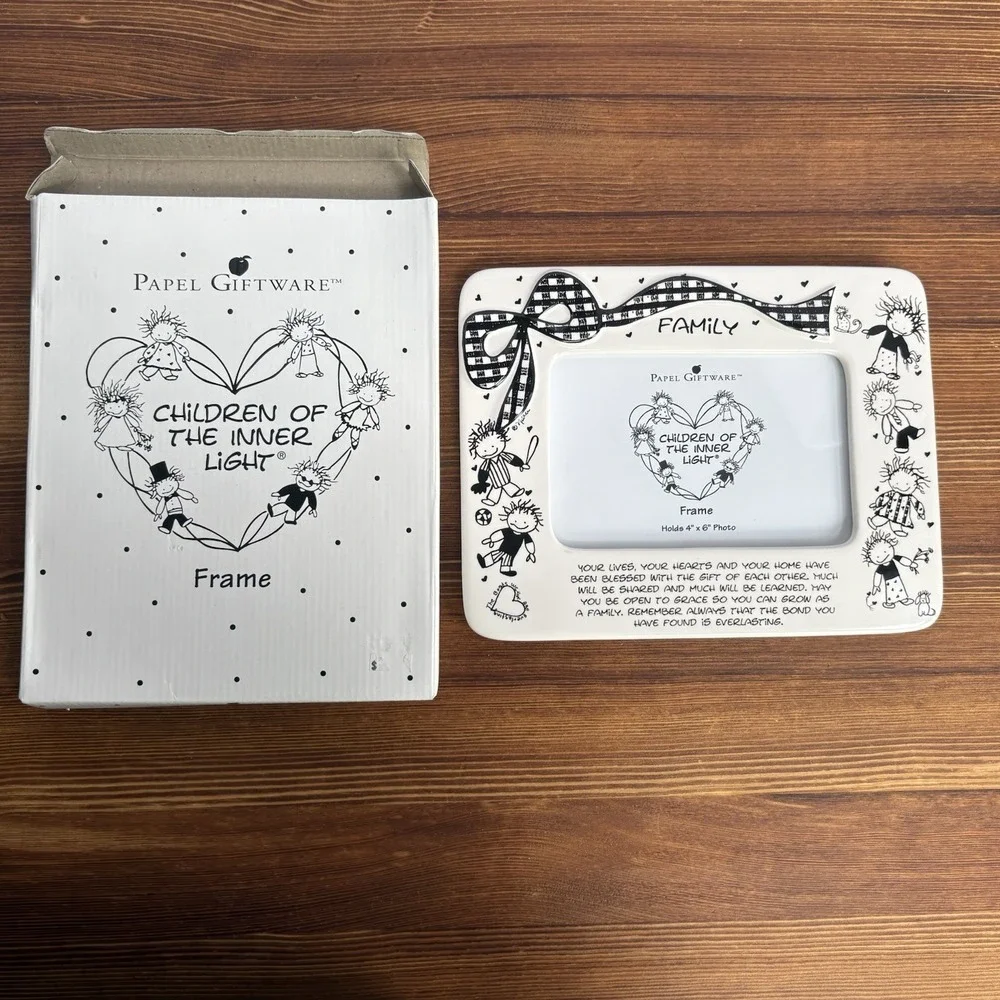 Papel Giftware Children of the Inner Light Family Picture Frame 4x6 Black White